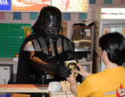 映画館のバイト経験者、質問があるから色々と教えてくれ！