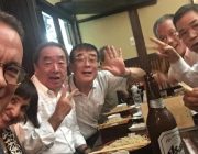トム・ハンクスが東京都内のそば屋に降臨！「馴染みすぎ」と大反響ww