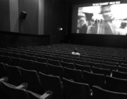 １人で映画館に行くんだけど、恥ずかしいんだが・・