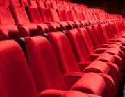【悲報】ワイ、映画館でキレられてお金が無駄になる