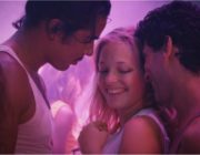 【映画】三時間半ほぼ女たちが振り続ける尻のクロースアップの作品　カンヌで途中退席者が続出も監督「気にしない」
