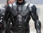 【映画】リメイク版「ロボコップ」予告編が公開 黒一色ボディーでバイクに搭乗しスピーディーに